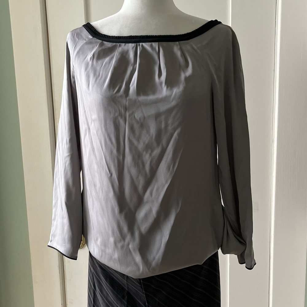 EUC Diane von Furstenburg silk gray blouse